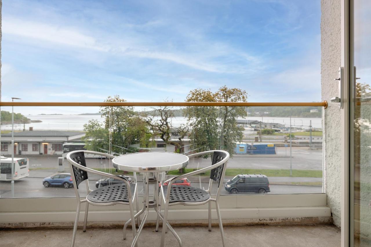 Quality Hotel Grand Larvik Esterno foto